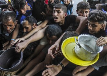 Dirljive slike stižu iz Palestine: Djeca čekaju u redu za hranu