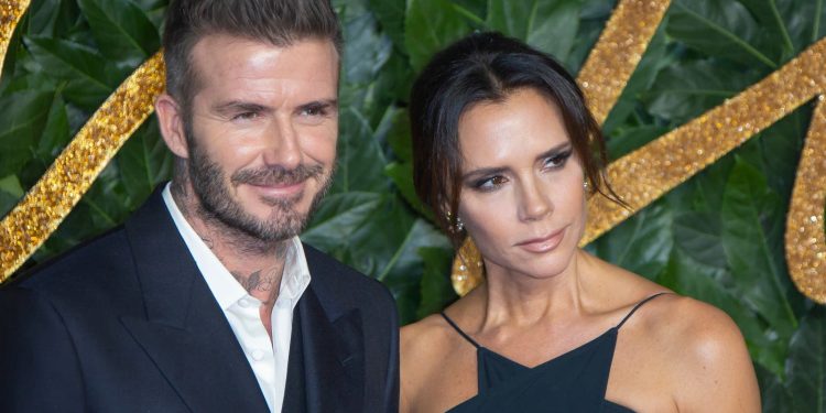 Dok uživaju u raskošnom odmoru, David i Victoria tješe svog sina i njegovu ojađenu ženu