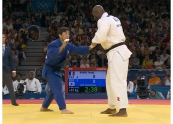 Francuzu na megdan izašao 60 kg lakši borac, pogledajte kako se proveo