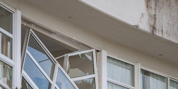 Helikopter se srušio na hotel u Australiji. Poginuo pilot, gosti evakuirani