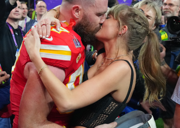 Kelce pada na koljena? Šuška se da se Taylor Swift zaručila