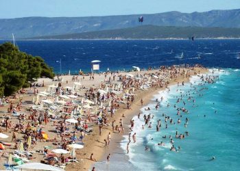 Loša sezona na Jadranu, mještani kukaju i krive ‘mlade partijanere, Euro i Olimpijske igre’ što nemaju gostiju