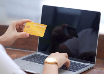 MUP RS upozorava: Sve više prevara putem interneta, pazite šta online kupujete karticom