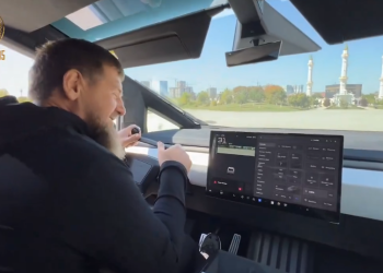 Musk ljutito negira da je čečenskom gospodaru rata poklonio Tesla cybertruck: ‘Jesi li toliko retardiran da u to vjeruješ’