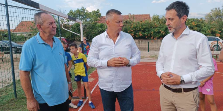 Nešić u Baćevićima: Nećemo dozvoliti lov na Srbe. Naći ćemo način da zaštitimo našu djecu