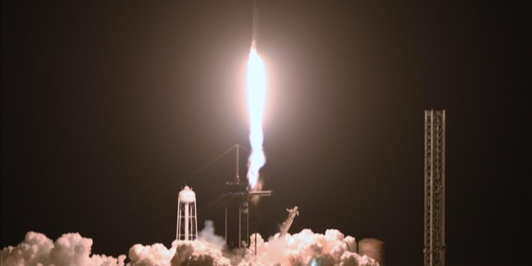 Nova kineska raketa Long March raspala se na 300 komada u orbiti Zemlje