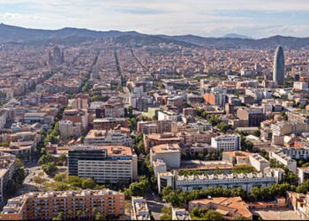 Porastao broj turista u Španiji iako se neke popularne lokacije bune zbog njihovog dolaska