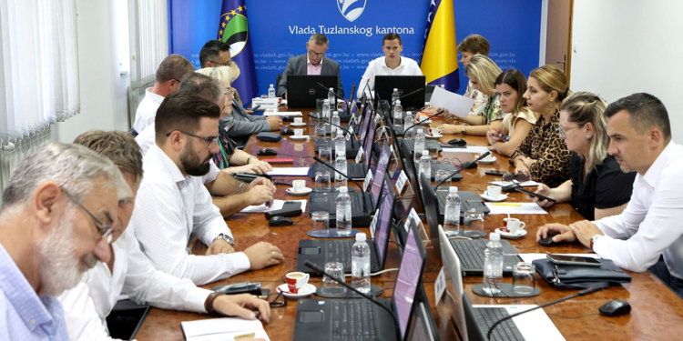 Vlada TK spremna provesti odluku Ustavnog suda o UKC Tuzla, ali ima uslov