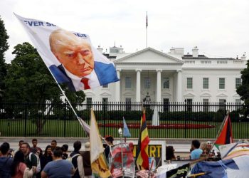 Američki izborni zvaničnici osudili Trumpovu prijetnju da će ih zatvoriti ako se vrati u Bijelu kuću