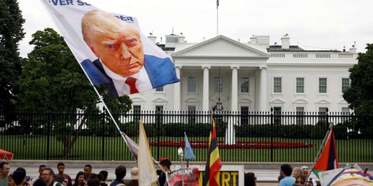 Američki izborni zvaničnici osudili Trumpovu prijetnju da će ih zatvoriti ako se vrati u Bijelu kuću