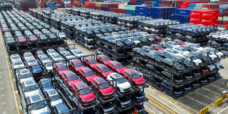 Amerika je spremna povući radikalan potez? Potpuna zabrana kineskih i ruskih automobila