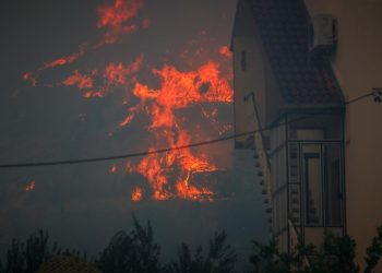 Buknuo novi požar u blizini raketne baze kod Splita. Zemaljske snage gase požar, čekaju se i zračne