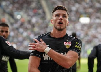 Demirović zabio dva gola, a nakon utakmice pokazao ljudsku veličinu