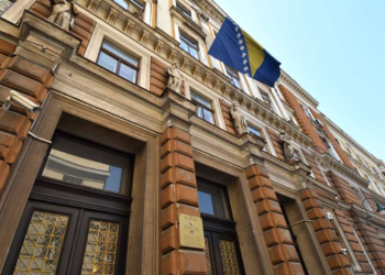 Direktor OŠ Grbavica, predsjednica i članica Školskog odbora optuženi zbog pogodovanja optuženom za bludne radnje