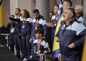 Ismal Barlov zaplakao na dočeku u Vijećnici: Ovo nisam mogao ni sanjati…