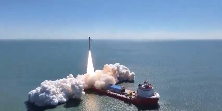 Kina s mora u svemir lansirala osam novih satelita