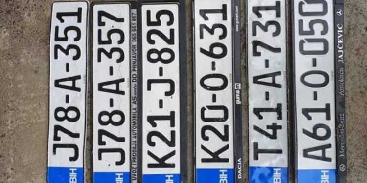 MUP Kantona Sarajevo počeo izdavanje prenosivih tablica za vozila