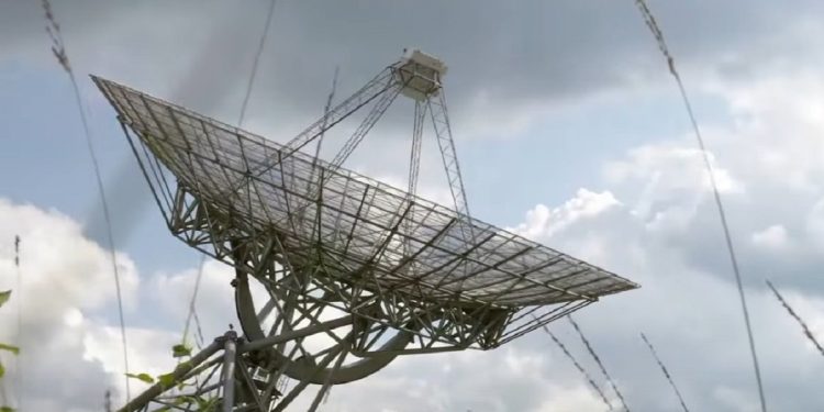 Na Zemlju stigao signal iz svemira: Putovao osam milijardi godina