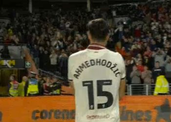 Nezapamćeno je šta su navijači Sheffielda priredili Ahmedhodžiću: Ovo će odjeknuti u BiH