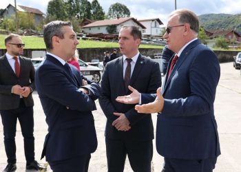 Nikšić službeno u Bihaću, posjetio naftni terminal kako bi se uvjerio u tok radova na modernizaciji