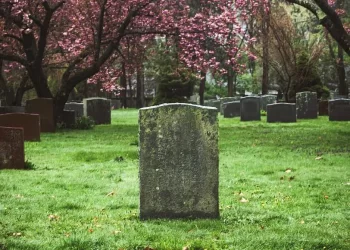 Održano takmičenje u kopanju grobova