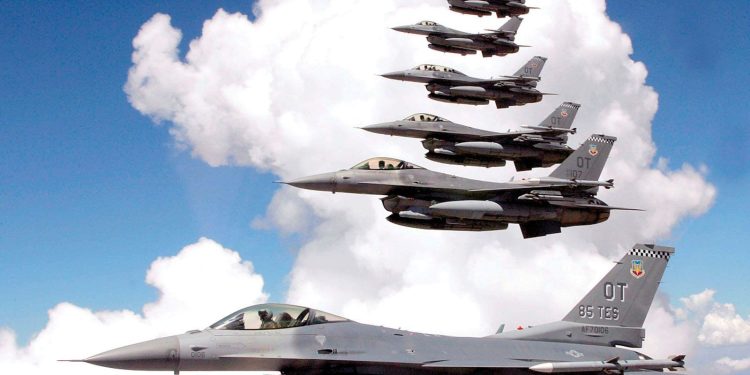 Ruski dronovi upali u zračni prostor članica NATO-a, raspoređeni borbeni avioni