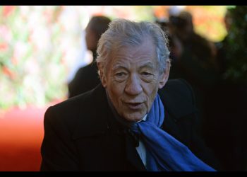 Skandal u Velikoj Britaniji: Čuveni glumac rekao da je kraljica bila “bezobrazna”