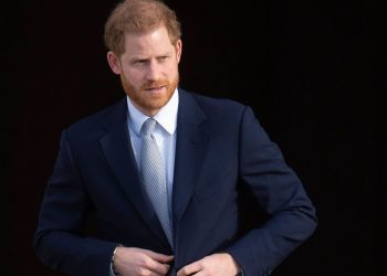 Supruga ga tretira užasno: Princ Harry čini sve što može da se vrati u kraljevsku porodicu