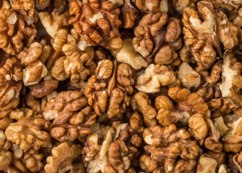 Tri razloga zašto je dobro pojesti šaku oraha dnevno