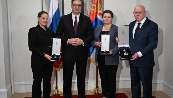 Vučić odlikovao ruske diplomate u misiji UN-a za pomoć pri sabotiranju usvajanja Rezolucije o Srebrenici