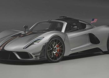 Za prave entuzijaste i ljubitelje vožnje: Zvijer sa 1842 KS i ručnim mjenjačem