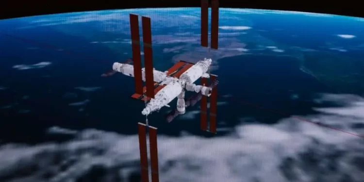 Kineski svemirski brod s tročlanom posadom uspješno pristao uz svemirsku stanicu