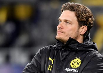 Manchester United kontaktirao četiri trenera, među njima i Edin Terzić!