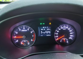 Može biti žuta ili narandžasta: Znate li funkciju ove lampice na instrumentnoj ploči?