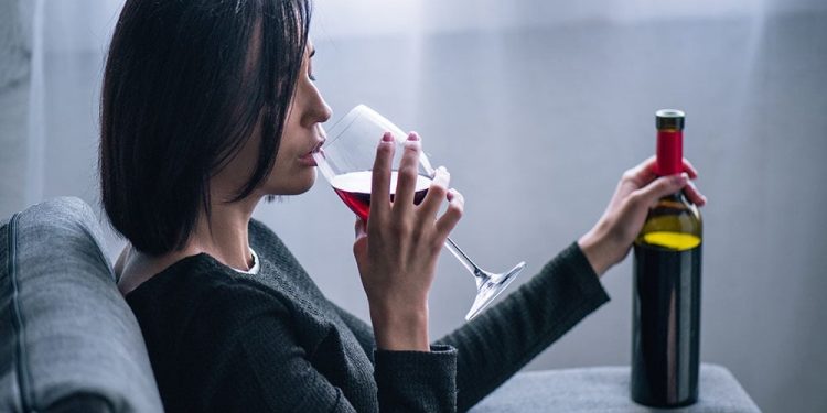 Može li čaša alkohola poslije sumnjivog obroka spriječiti trovanje hranom?