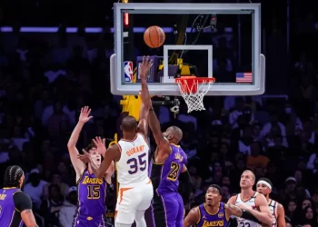 Nurkić nije blistao protiv Lakersa u prvom porazu Phoenixa u sezoni