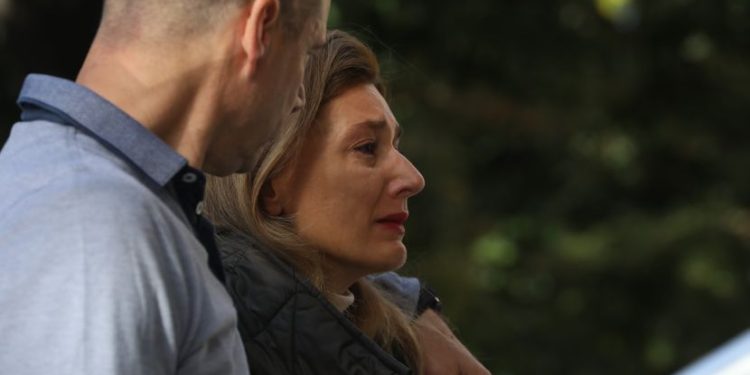 Potresne scene pred Ustavnim sudom. Majka i otac dječaka koji je počinio masakr u Ribnikaru shrvani