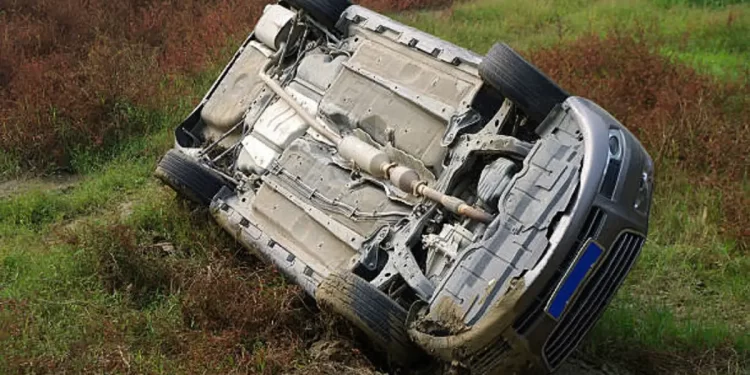 Prevrnuo se policijski automobil tokom potrage za ubicom
