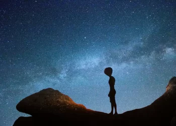 Astronaut NASA uzdrmao planetu: ‘Definitivno postoje vanzemaljci, ali ima jedan problem…’