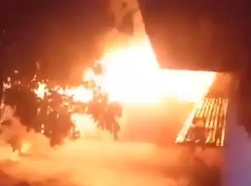 Eruptirao vulkan Laki-laki, užareno kamanje padalo na selo. Najmanje devet mrtvih