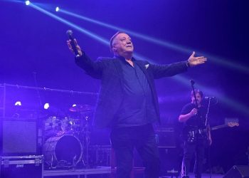 Halid Bešlić užario atmosferu u Zenici: Pogledajte video