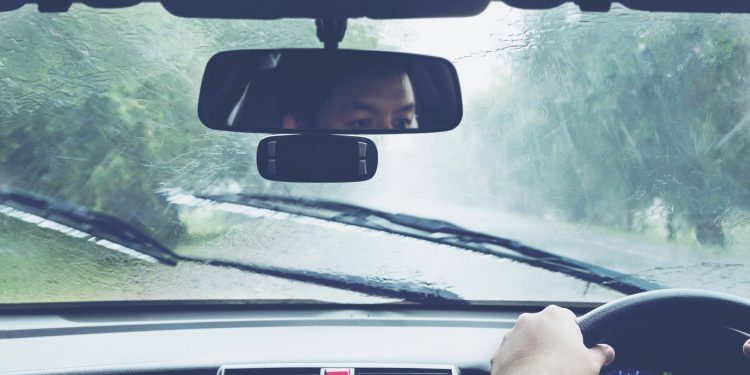 Instruktor vožnje podijelio trik uz koji se vjetrobransko staklo neće zamagliti