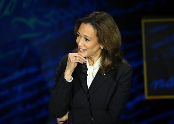 Kamala Harris objavila novi predizborni spot. Trump kaže da je glup