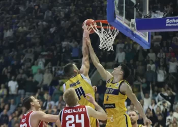 Kenan Kamenjaš poveo utrku za MVP-a novembra u kvalifikacijama za Eurobasket