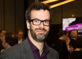 Komičar Marcus Brigstocke otkrio da je bio ovisan o pornografiji. “Gledao sam ih cijelu noć”