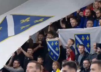 Krcata dvorana u Cazinu, navijači zagrmjeli ‘Jedna si jedina’