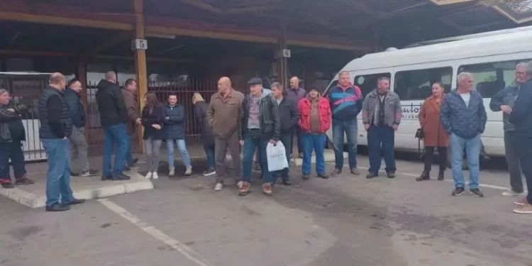 Kriza u RS ne može se sakriti: Radnici Autotransporta u štrajku, bore se za golu egzistenciju