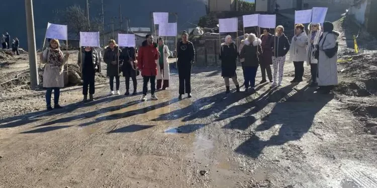 Mještani Donje Jablanice protestuju, traže od nadležnih da što prije saniraju štetu: Poplave su prošle, ali vi nam utapate nadu