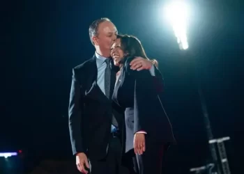 On je najveća podrška i ljubav života Kamale Harris: Ko je Doug Emhoff?
