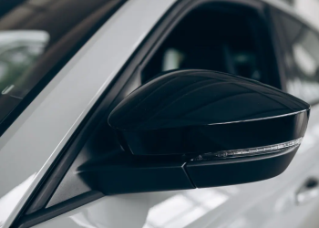 Ovo sredstvo iz domaćinstva pomaže kod problema u vožnji koji svi vozači mrze